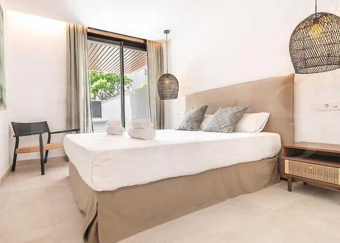 Apartman Urban Retreat With Patio And Cinema Rems