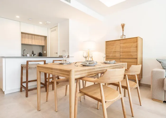 Apartman Urban Retreat With Patio And Cinema Rems *