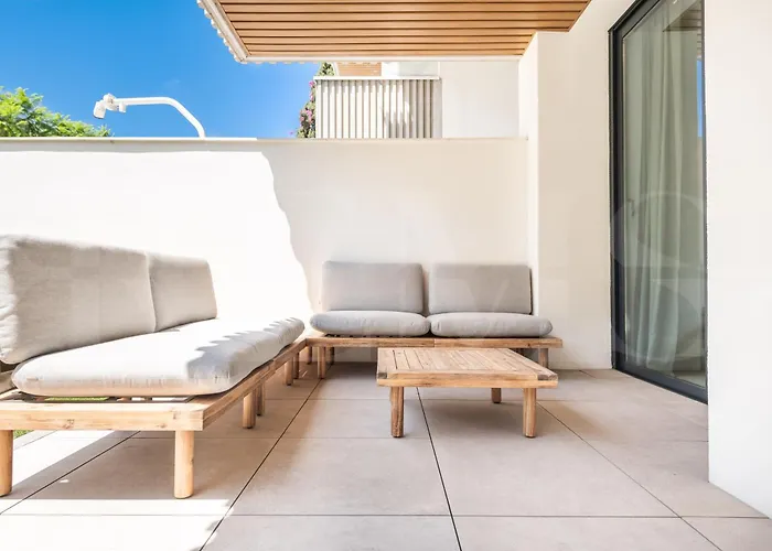 Apartman Urban Retreat With Patio And Cinema Rems *