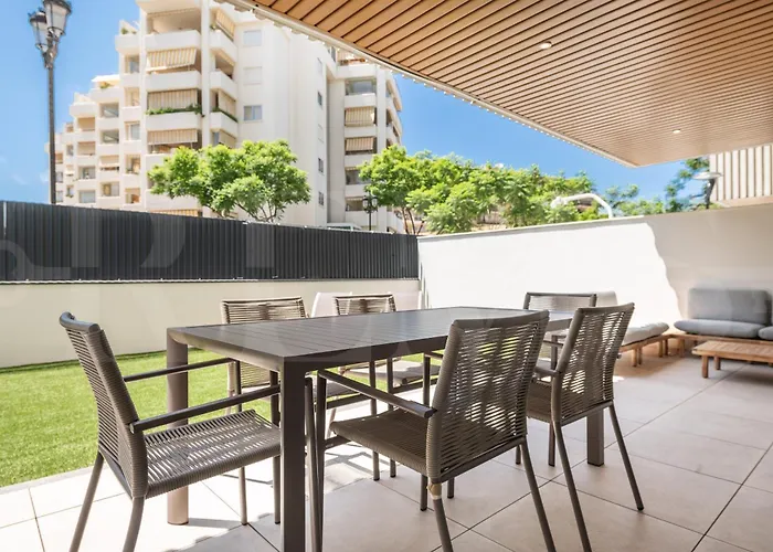 Urban Retreat With Patio And Cinema Rems Apartman Fuengirola