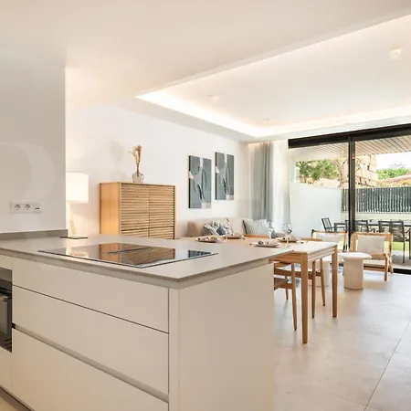 Urban Retreat With Patio And Cinema Rems Apartment *