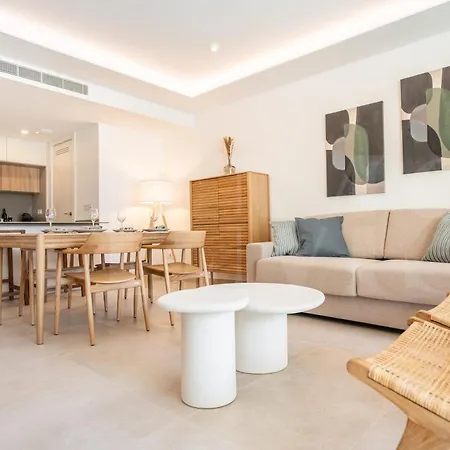 Апартаменты Urban Retreat With Patio And Cinema Rems Фуэнхирола