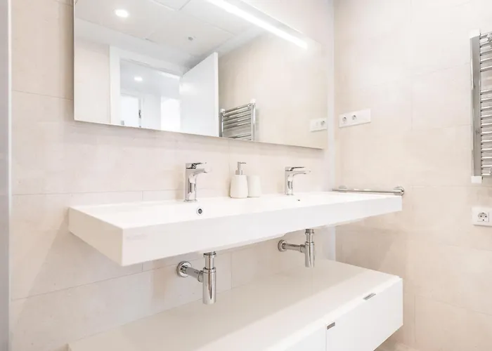 Urban Retreat With Patio And Cinema Rems