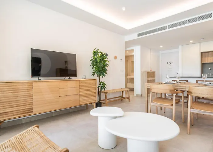 Urban Retreat With Patio And Cinema Rems Apartment *