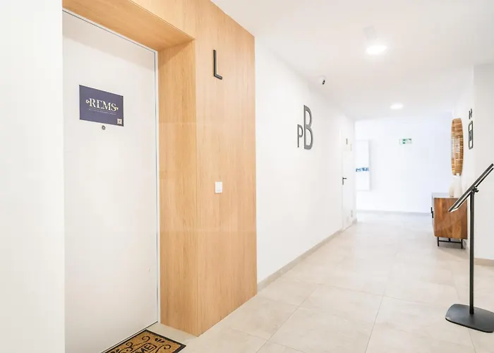 Urban Retreat With Patio And Cinema Rems Apartment *